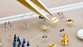 福州伯爵指定维修门店打开表壳